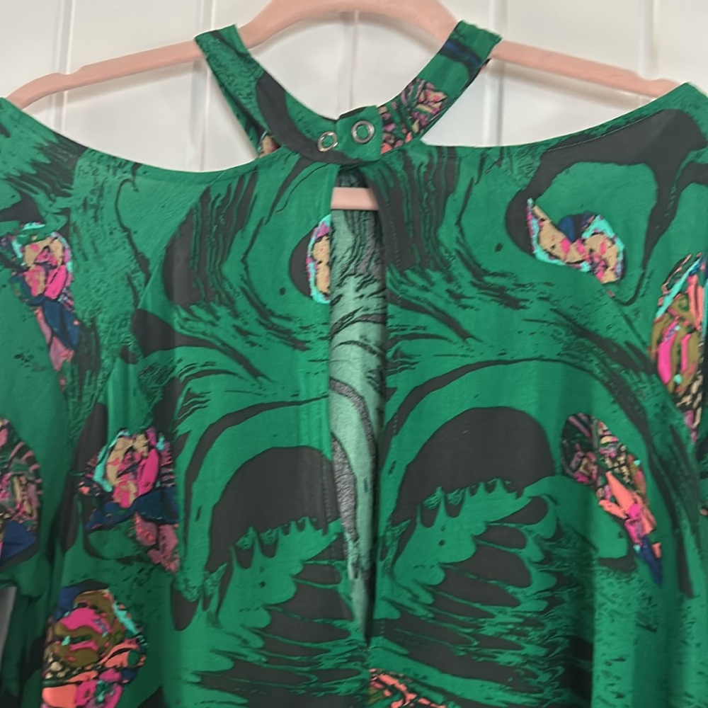 NWT Free People Drift Away Tunic
Color is Kelly Green - Picture 5 of 6